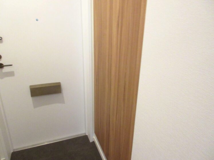 7629