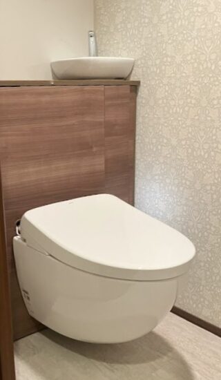掃除ラクラク！フロートトイレで快適空間へ